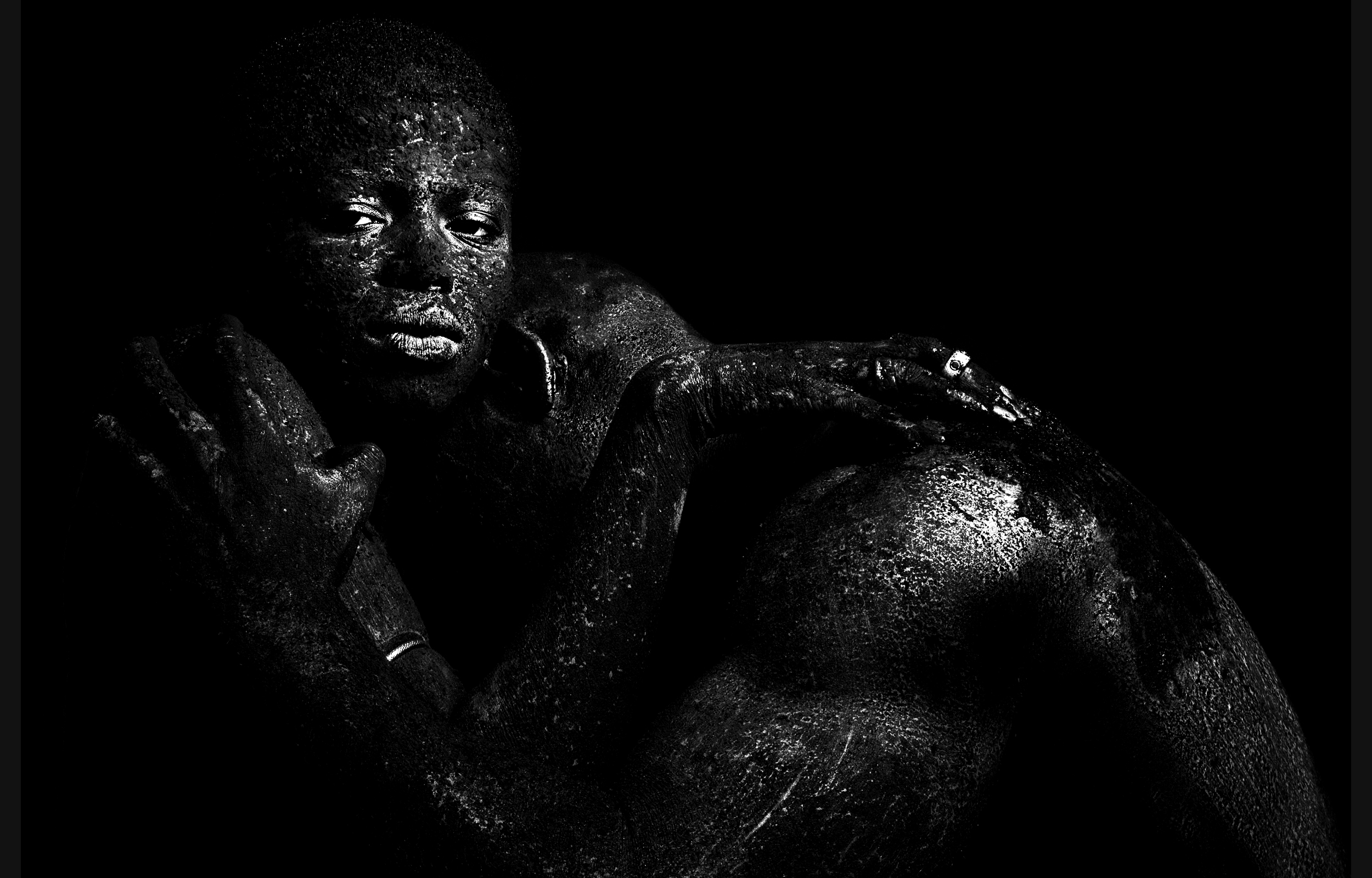 ©gregorygaydu / portrait Noir Foncé n°03 - couple qui se reconforte