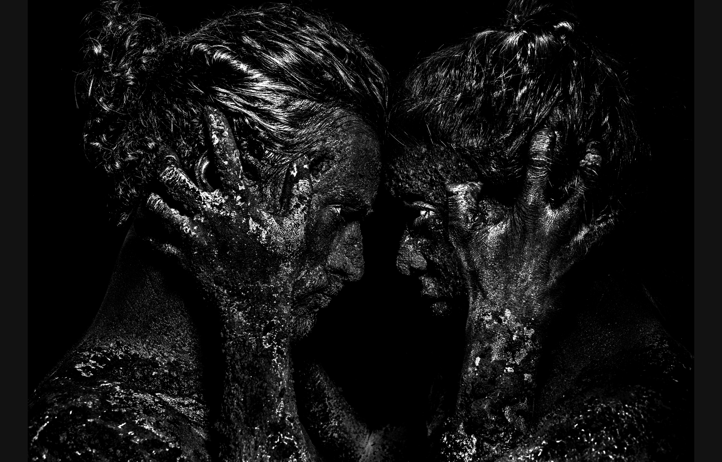 ©gregorygaydu / portrait Noir Foncé n°30 - couple face à face